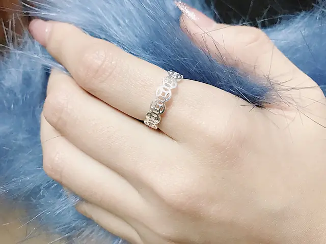Bảng Giá Nhẫn Kim Tiền Bạc Mới Nhất Và Các Yếu Tố Ảnh Hưởng Đến Giá Bảng Giá Nhẫn Kim Tiền Bạc Mới Nhất Và Các Yếu Tố Ảnh Hưởng Đến Giá