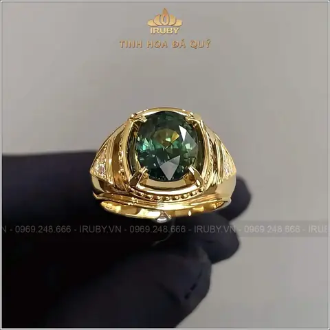 Nhẫn Nam Đá Ruby Xanh: Hướng Dẫn Chọn Mua, Kiểu Dáng & Giá Tham Khảo