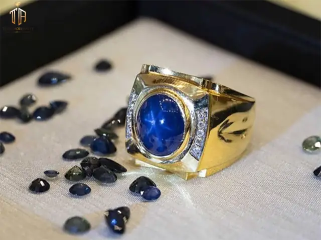 Nhẫn Nam Đá Ruby Xanh: Hướng Dẫn Chọn Mua, Kiểu Dáng & Giá Tham Khảo