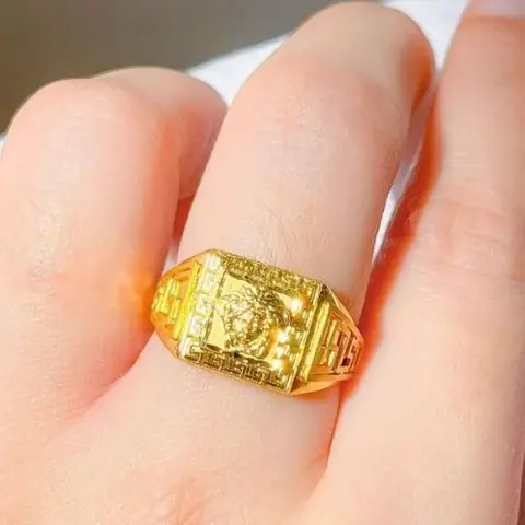 Tìm Hiểu Nhẫn Nam Vàng Ta 2 Chỉ (vàng 24k): Giá Bán Và Mẫu Mã Phổ Biến Cho Nam Giới Tìm Hiểu Nhẫn Nam Vàng Ta 2 Chỉ (vàng 24k): Giá Bán Và Mẫu Mã Phổ Biến Cho Nam Giới