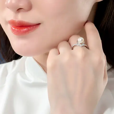 Nhẫn Ngọc Trai Pnj: Hướng Dẫn Chọn Mẫu, Chất Liệu Và Bảo Quản Cho Nàng