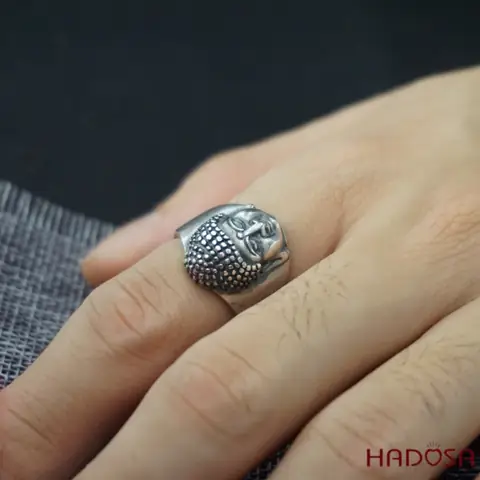 Nhẫn Phật A Di Đà: Cách Chọn, Chất Liệu, Kích Cỡ Và Phù Hợp Tuổi Nào?
