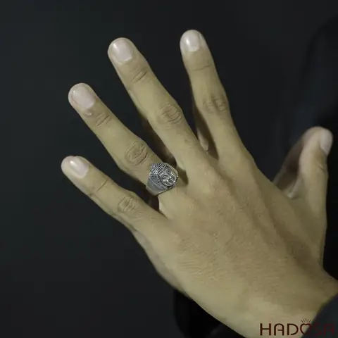 Nhẫn Phật A Di Đà: Cách Chọn, Chất Liệu, Kích Cỡ Và Phù Hợp Tuổi Nào?