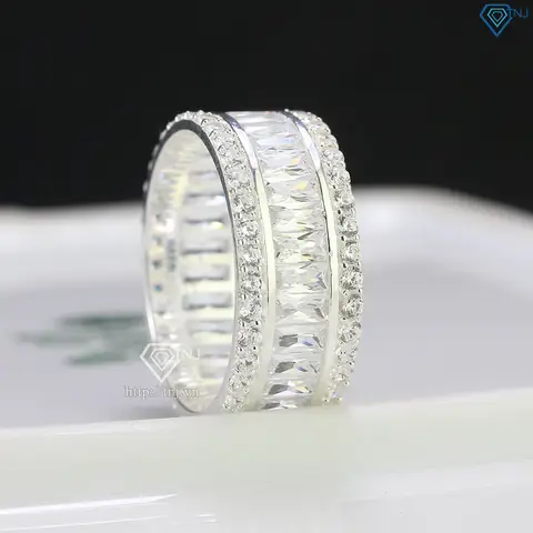 Nhẫn Tròn Đính Đá Nam: Top Mẫu Đẹp, Cách Chọn Và Mức Giá Phù Hợp Cho Phong Cách Hiện Đại Nhẫn Tròn Đính Đá Nam: Top Mẫu Đẹp, Cách Chọn Và Mức Giá Phù Hợp Cho Phong Cách Hiện Đại