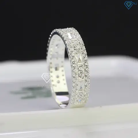 Nhẫn Tròn Đính Đá Nam: Top Mẫu Đẹp, Cách Chọn Và Mức Giá Phù Hợp Cho Phong Cách Hiện Đại Nhẫn Tròn Đính Đá Nam: Top Mẫu Đẹp, Cách Chọn Và Mức Giá Phù Hợp Cho Phong Cách Hiện Đại