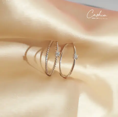 Nhẫn Vàng Trắng Trơn Cho Nữ: Hướng Dẫn Chọn Mẫu, Chất Liệu Và Cách Bảo Quản Nhẫn Vàng Trắng Trơn Cho Nữ: Hướng Dẫn Chọn Mẫu, Chất Liệu Và Cách Bảo Quản