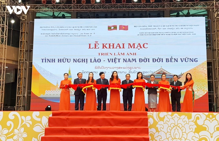 Những Hình Ảnh Nổi Bật Về Tình Hữu Nghị Việt Nam‑lào: Bộ Sưu Tập, Ý Nghĩa Và Lịch Sử (dành Cho Người Yêu Lịch Sử & Văn Hoá)