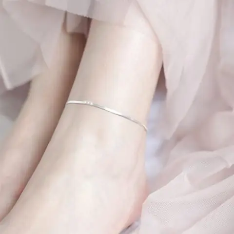 Tổng Hợp Những Mẫu Lắc Chân Đẹp Nhất Cho Nữ: Từ Bạc 925, Vàng Đến Đá Quý Và Ngọc Trai