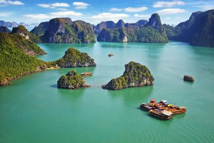 Những Nơi Nên Đến Ở Việt Nam: 40 Điểm Du Lịch Nổi Tiếng Chia Theo Vùng Những Nơi Nên Đến Ở Việt Nam: 40 Điểm Du Lịch Nổi Tiếng Chia Theo Vùng