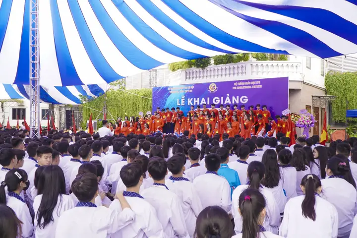 Hướng Dẫn Nhảy Tập Thể Bài Nối Vòng Tay Lớn Cho Đội Dân Vũ Và Câu Lạc Bộ Hướng Dẫn Nhảy Tập Thể Bài Nối Vòng Tay Lớn Cho Đội Dân Vũ Và Câu Lạc Bộ