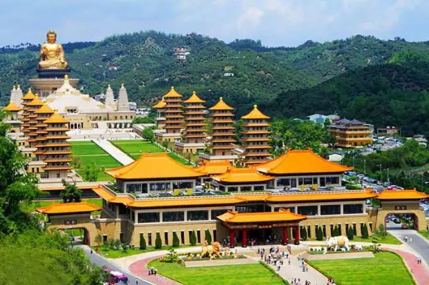 Khám Phá Phật Quang Sơn Tự Đài Loan: Kinh Đô Phật Giáo Tại Cao Hùng Dành Cho Du Khách Khám Phá Phật Quang Sơn Tự Đài Loan: Kinh Đô Phật Giáo Tại Cao Hùng Dành Cho Du Khách
