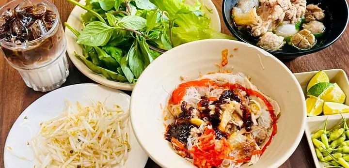 Top 5 Phở Khô Gia Lai Hàng Đầu Tại Hà Nội – Đặt Món & Đánh Giá Đầy Đủ Top 5 Phở Khô Gia Lai Hàng Đầu Tại Hà Nội – Đặt Món & Đánh Giá Đầy Đủ