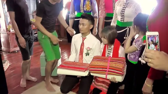 Khám Phá Phong Tục Tập Quán Của Dân Tộc Thái: Truyền Thống, Lễ Hội Và Nghi Lễ Cưới Hỏi Khám Phá Phong Tục Tập Quán Của Dân Tộc Thái: Truyền Thống, Lễ Hội Và Nghi Lễ Cưới Hỏi