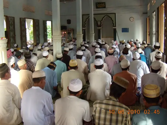 Tìm Hiểu Phong Tục Và Lối Sống Của Người Hồi Giáo: Những Đặc Trưng Văn Hóa Và Sinh Hoạt Cơ Bản Tìm Hiểu Phong Tục Và Lối Sống Của Người Hồi Giáo: Những Đặc Trưng Văn Hóa Và Sinh Hoạt Cơ Bản