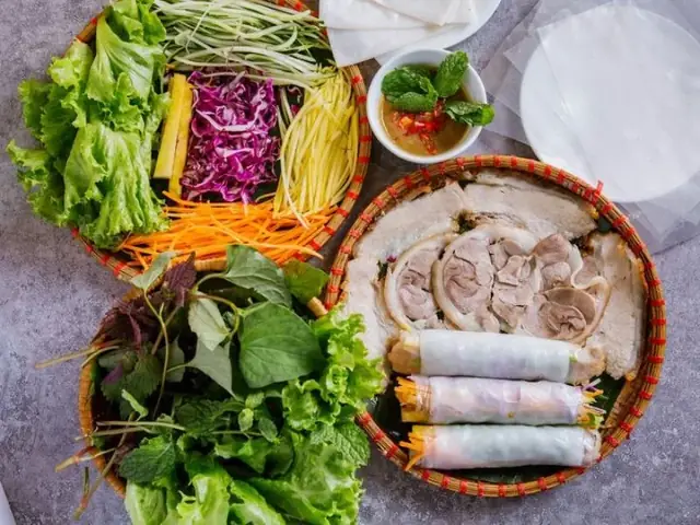 Tổng Hợp Những Quán Bánh Tráng Cuốn Thịt Heo Ngon Ở Đà Nẵng: Địa Chỉ Chuẩn Vị Cho Người Sành Ăn