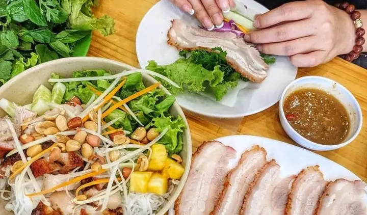 Tổng Hợp Những Quán Bánh Tráng Cuốn Thịt Heo Ngon Ở Đà Nẵng: Địa Chỉ Chuẩn Vị Cho Người Sành Ăn
