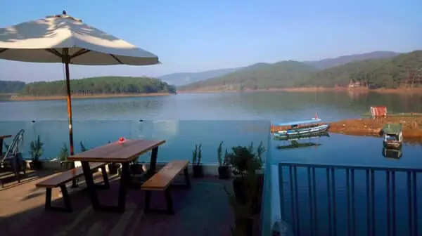 Gợi Ý Các Quán Cafe Gần Hồ Tuyền Lâm View Đẹp Cho Chuyến Đi Đà Lạt