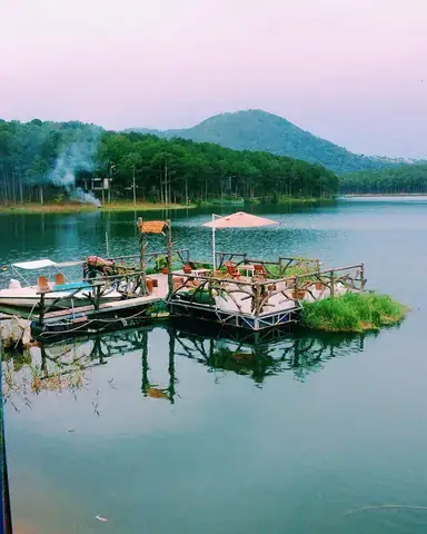 Gợi Ý Các Quán Cafe Gần Hồ Tuyền Lâm View Đẹp Cho Chuyến Đi Đà Lạt