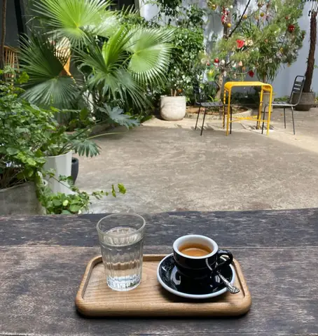 Khám Phá Top Quán Cafe Ngon Nhất Buôn Ma Thuột: Địa Điểm Thưởng Thức Cà Phê Đậm Vị Tây Nguyên Khám Phá Top Quán Cafe Ngon Nhất Buôn Ma Thuột: Địa Điểm Thưởng Thức Cà Phê Đậm Vị Tây Nguyên
