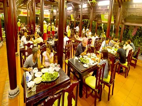 Tìm Hiểu Quán Trần Số 4 Lê Duẩn Đà Nẵng: Nhà Hàng Đặc Sản Trần Cho Thực Khách Thưởng Thức Ẩm Thực Quảng Nam Tìm Hiểu Quán Trần Số 4 Lê Duẩn Đà Nẵng: Nhà Hàng Đặc Sản Trần Cho Thực Khách Thưởng Thức Ẩm Thực Quảng Nam