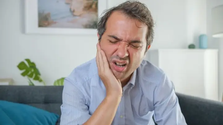Răng Cắn Vào Má Trong Là Điềm Gì? Giải Mã Ý Nghĩa Dân Gian Và Nguyên Nhân Sức Khỏe Răng Cắn Vào Má Trong Là Điềm Gì? Giải Mã Ý Nghĩa Dân Gian Và Nguyên Nhân Sức Khỏe