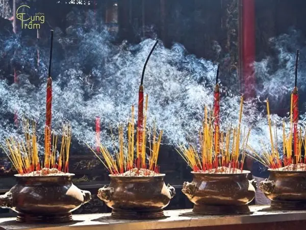Giải Mã Điềm Báo Tàn Nhang Thẳng Đứng Trong Quan Niệm Dân Gian Giải Mã Điềm Báo Tàn Nhang Thẳng Đứng Trong Quan Niệm Dân Gian