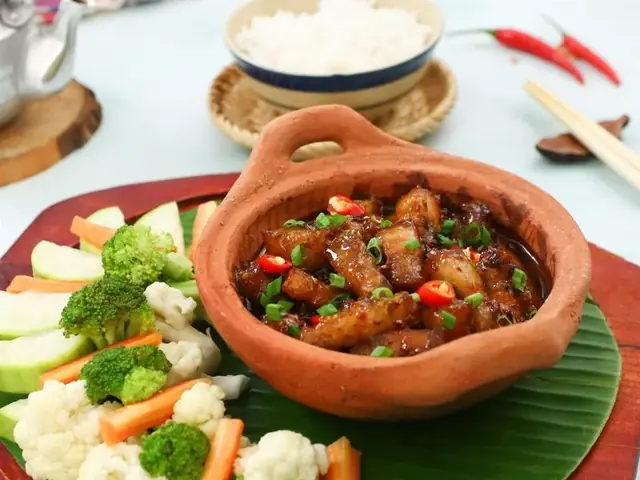 Tổng Hợp Thịt Kho Mắm Ruốc Ăn Với Gì: Cơm, Rau Sống, Bún Và Canh Thanh Mát Tổng Hợp Thịt Kho Mắm Ruốc Ăn Với Gì: Cơm, Rau Sống, Bún Và Canh Thanh Mát