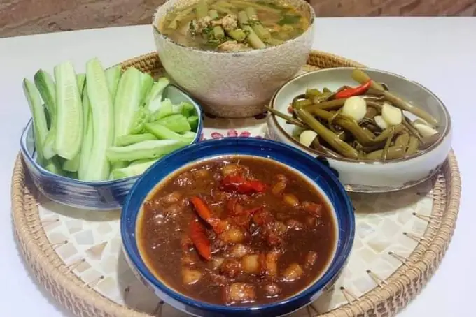 Tổng Hợp Thịt Kho Mắm Ruốc Ăn Với Gì: Cơm, Rau Sống, Bún Và Canh Thanh Mát Tổng Hợp Thịt Kho Mắm Ruốc Ăn Với Gì: Cơm, Rau Sống, Bún Và Canh Thanh Mát