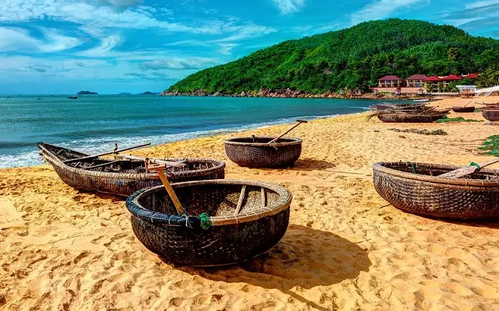 Thuyết Minh Về Bãi Tắm Hoàng Hậu: Vẻ Đẹp Và Đặc Điểm Của Bãi Trứng Tại Quy Nhơn