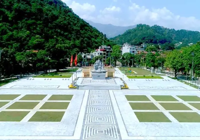 Khám Phá Trung Tâm Thành Phố Hà Giang Có Gì: Địa Điểm Và Trải Nghiệm Cho Du Khách Khám Phá Trung Tâm Thành Phố Hà Giang Có Gì: Địa Điểm Và Trải Nghiệm Cho Du Khách
