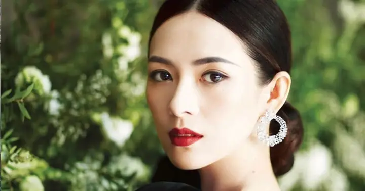 Top 7+ Nét Tướng Phụ Nữ Làm Quan To, Có Quyền Lực: Dấu Hiệu Mệnh Quý Phu Nhân