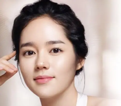 Giải Mã Tướng Phụ Nữ Lông Mày Rậm: Ý Nghĩa Nhân Tướng Học Và Góc Nhìn Khoa Học Giải Mã Tướng Phụ Nữ Lông Mày Rậm: Ý Nghĩa Nhân Tướng Học Và Góc Nhìn Khoa Học