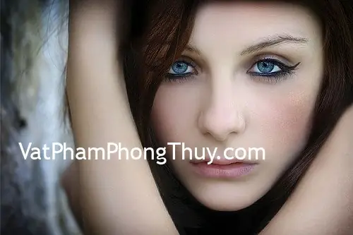 Phân Tích Tướng Số Người Có Mắt Buồn: Vận Mệnh Và Tính Cách Theo Giới Tính Phân Tích Tướng Số Người Có Mắt Buồn: Vận Mệnh Và Tính Cách Theo Giới Tính