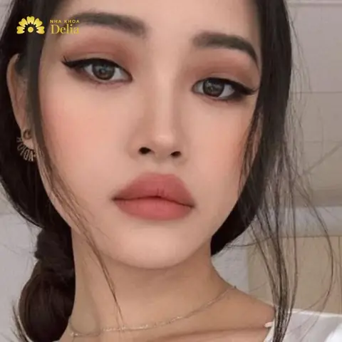 Giải Mã Tướng Số Người Môi Dày: Ý Nghĩa, Tính Cách, Vận Mệnh Nam Nữ Chi Tiết Giải Mã Tướng Số Người Môi Dày: Ý Nghĩa, Tính Cách, Vận Mệnh Nam Nữ Chi Tiết