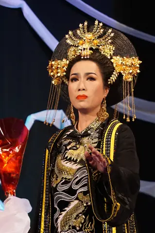 Tìm Hiểu Tướng Số Và Thân Thế Thái Hậu Dương Vân Nga – Hoàng Hậu Hai Triều Đại Tìm Hiểu Tướng Số Và Thân Thế Thái Hậu Dương Vân Nga – Hoàng Hậu Hai Triều Đại
