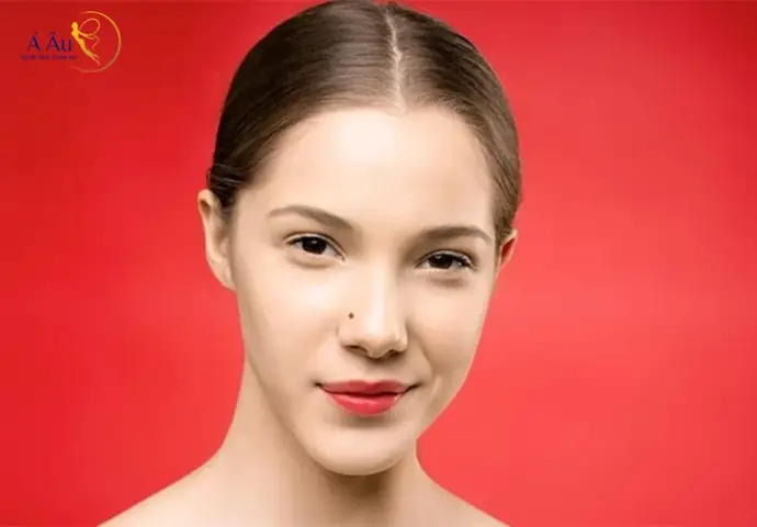 Giải Mã Ý Nghĩa Nốt Ruồi Cách Cánh Mũi Phải 1cm Trong Nhân Tướng Học