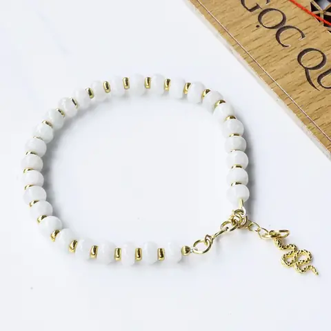 Vòng Tay Cẩm Thạch Trắng: Ý Nghĩa, Giá Bán, Cách Chọn Và Bảo Quản Vòng Tay Cẩm Thạch Trắng: Ý Nghĩa, Giá Bán, Cách Chọn Và Bảo Quản