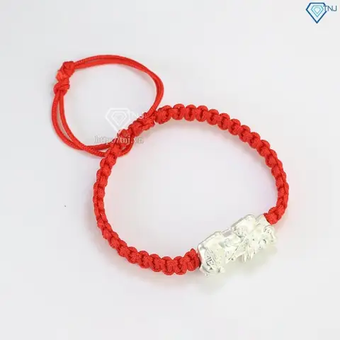Vòng Tay Chỉ Đỏ Nam: Ý Nghĩa, Cách Chọn Và Cách Đeo Đúng Phong Thủy Vòng Tay Chỉ Đỏ Nam: Ý Nghĩa, Cách Chọn Và Cách Đeo Đúng Phong Thủy
