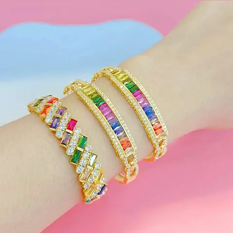 Tìm Hiểu Vòng Tay Đá Ngũ Sắc Phong Thủy: Tác Dụng, Hợp Mệnh Nào Và Các Loại Phổ Biến