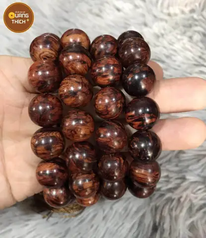 Vòng Tay Gỗ Cẩm Lai: Định Nghĩa, Công Dụng Phong Thủy Và Cách Chọn Mua Đúng