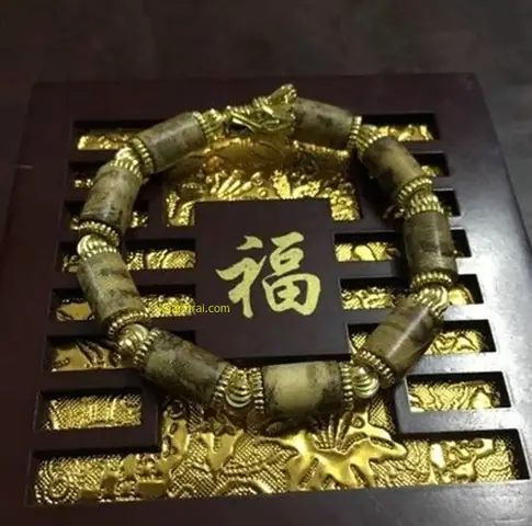 Tìm Hiểu Vòng Tay Gỗ Mạ Vàng: Đặc Điểm, Cách Chọn Và Mức Giá Cho Người Yêu Phong Thủy