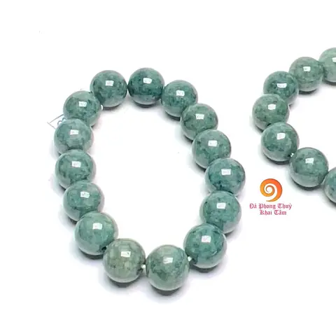 Mua Vòng Tay Hạt Đá Cẩm Thạch Loại Nào Tốt Và Giá Bao Nhiêu Cho Người Mới Chọn Trang Sức Phong Thủy