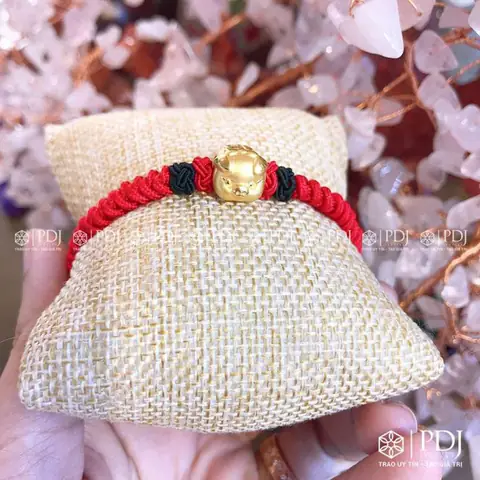 Vòng Tay Heo Vàng 24k: Ý Nghĩa, Chất Liệu Và Hướng Dẫn Chọn Mua Phù Hợp Vòng Tay Heo Vàng 24k: Ý Nghĩa, Chất Liệu Và Hướng Dẫn Chọn Mua Phù Hợp