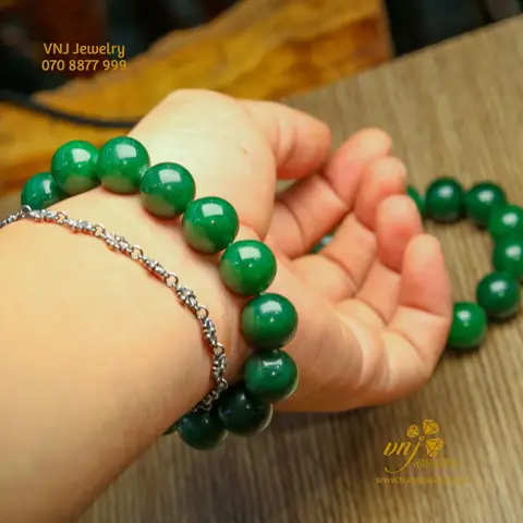 Chọn Mua Vòng Tay Ngọc Bích Nephrite Tự Nhiên: Ý Nghĩa Phong Thủy, Giá Và Địa Chỉ Uy Tín Cho Người Yêu Ngọc Bích Chọn Mua Vòng Tay Ngọc Bích Nephrite Tự Nhiên: Ý Nghĩa Phong Thủy, Giá Và Địa Chỉ Uy Tín Cho Người Yêu Ngọc Bích
