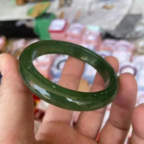 Tìm Hiểu Vòng Tay Thạch Anh Xanh Aventurine: Ý Nghĩa, Công Dụng Và Cách Chọn Mua