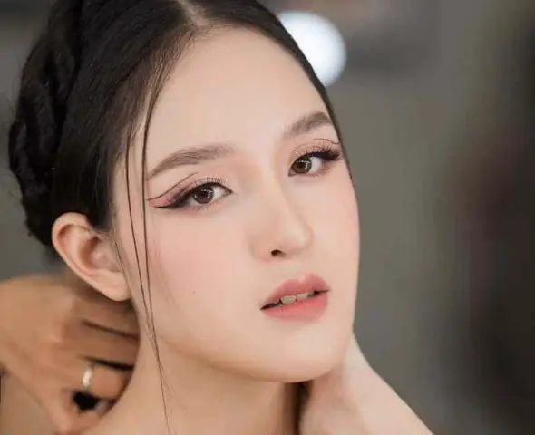 Xem Tướng Miệng Móm: Tướng Số, Tính Cách Nam Nữ, Xấu Hay Đẹp & Cách Khắc Phục Hiệu Quả Xem Tướng Miệng Móm: Tướng Số, Tính Cách Nam Nữ, Xấu Hay Đẹp & Cách Khắc Phục Hiệu Quả