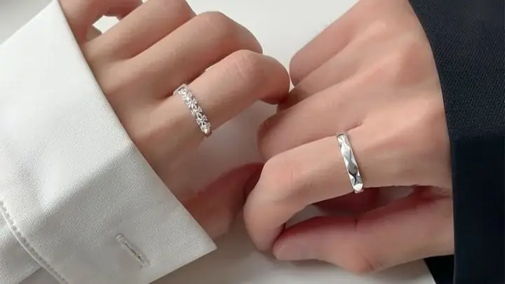 Nhẫn Đôi Có Ý Nghĩa Gì? Cách Đeo, Lựa Chọn Và Lưu Ý Khi Mua Cho Tình Yêu Bền Vững