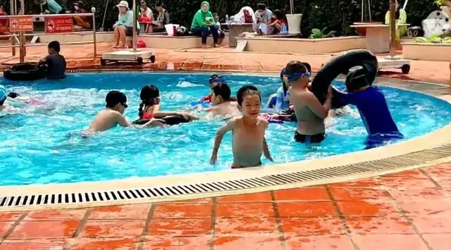 Giải Mã Ý Nghĩa Giấc Mơ Thấy Hồ Bơi: Tất Cả Những Gì Bạn Cần Biết Giải Mã Ý Nghĩa Giấc Mơ Thấy Hồ Bơi: Tất Cả Những Gì Bạn Cần Biết