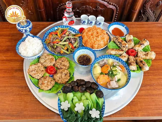 Hướng Dẫn Cách Cúng Cơm Người Mới Mất Đúng Lễ Nghi: Chuẩn Bị Mâm Cúng, Văn Khấn Và Quy Trình 49 Ngày