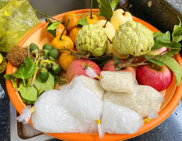 Chuẩn Bị Lễ Vật Cúng Bà Chúa Xứ Núi Sam Ngày 14 Âm Lịch: Danh Sách Đầy Đủ, Văn Khấn & Thứ Tự Cúng Bái Chuẩn Bị Lễ Vật Cúng Bà Chúa Xứ Núi Sam Ngày 14 Âm Lịch: Danh Sách Đầy Đủ, Văn Khấn & Thứ Tự Cúng Bái